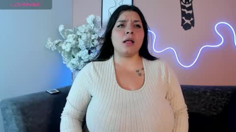Snapshot of karo_linee chatting on June 2, 12:07 pm karo_linee online show from June 2, 12:07 pm