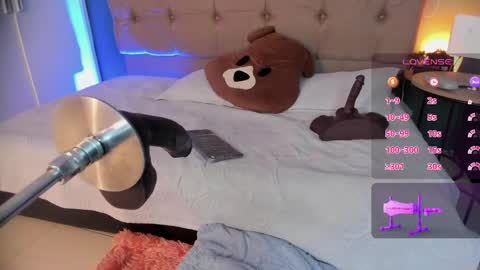Snapshot of karol_page1 chatting on May 31, 3:26 am KAROL online show from May 31, 3:26 am