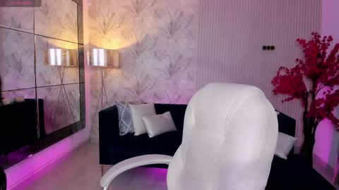 Snapshot of karol_priston chatting on June 4, 3:12 am karol_priston online show from June 4, 3:12 am