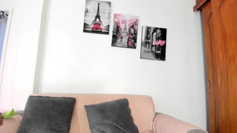 karol_w10 online show from April 1, 1:41 pm