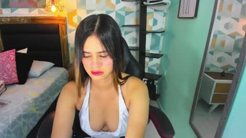 Snapshot of karolagrey chatting on June 2, 12:40 pm karolagrey online show from June 2, 12:40 pm
