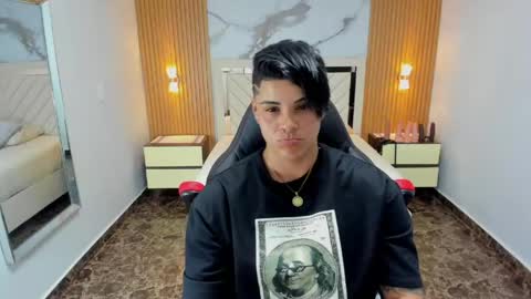 Snapshot of karolandluna chatting on May 2, 7:30 pm Karol and Luna online show from May 2, 7:30 pm