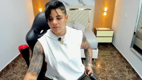 Snapshot of karolandluna chatting on May 7, 7:19 pm Karol and Luna online show from May 7, 7:19 pm