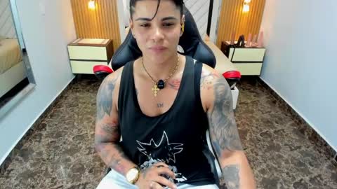 Snapshot of karolandluna chatting on May 9, 7:08 pm Karol and Luna online show from May 9, 7:08 pm