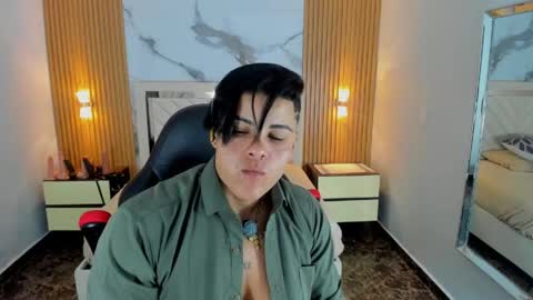Snapshot of karolandluna chatting on May 22, 7:41 pm Karol and Luna online show from May 22, 7:41 pm