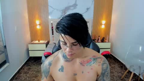 Snapshot of karolandluna chatting on May 30, 12:41 am Karol and Luna online show from May 30, 12:41 am