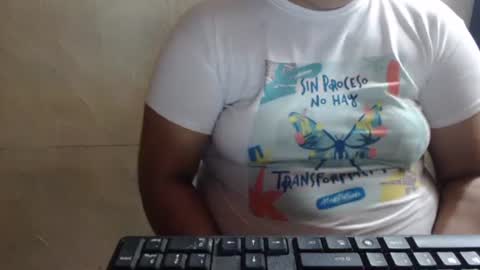 Snapshot of karolbb21 chatting on July 8, 11:37 am karolbb21 online show from July 8, 11:37 am