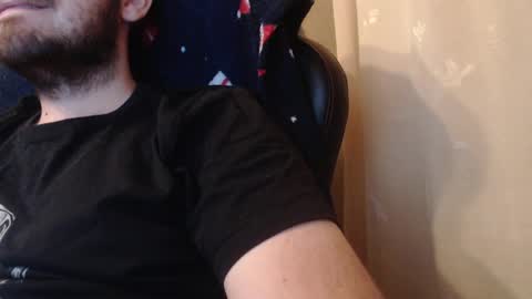 Snapshot of karolhorny96 chatting on December 25, 4:32 pm Karol  online show from December 25, 4:32 pm