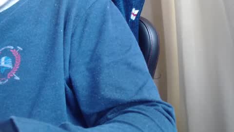 Snapshot of karolhorny96 chatting on December 27, 9:06 am Karol  online show from December 27, 9:06 am