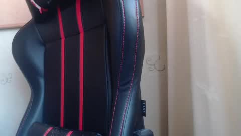 Snapshot of karolhorny96 chatting on February 17, 1:32 pm Karol  online show from February 17, 1:32 pm