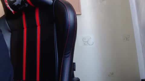 Snapshot of karolhorny96 chatting on February 19, 2:12 pm Karol  online show from February 19, 2:12 pm