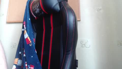 Snapshot of karolhorny96 chatting on March 3, 1:31 pm Karol  online show from March 3, 1:31 pm