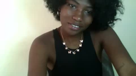 Snapshot of karoliee chatting on April 15, 5:58 am karoliee online show from April 15, 5:58 am