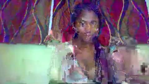 Snapshot of karoliee chatting on May 13, 11:40 am karoliee online show from May 13, 11:40 am