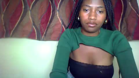 Snapshot of karoliee chatting on May 17, 5:53 pm karoliee online show from May 17, 5:53 pm