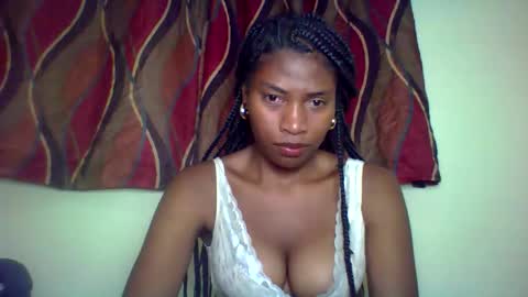 Snapshot of karoliee chatting on May 19, 4:13 pm karoliee online show from May 19, 4:13 pm