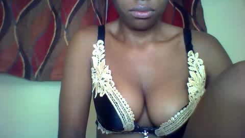 Snapshot of karoliee chatting on May 31, 6:31 am karoliee online show from May 31, 6:31 am