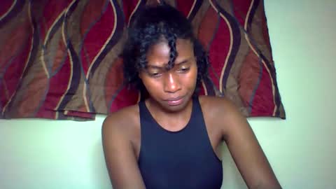 Snapshot of karoliee chatting on May 31, 7:26 pm karoliee online show from May 31, 7:26 pm