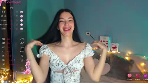 Snapshot of karolina_hottie_ chatting on May 9, 1:55 am Kira online show from May 9, 1:55 am