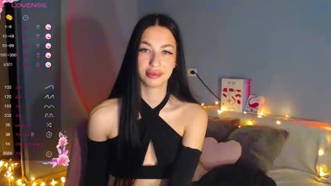 Snapshot of karolina_hottie_ chatting on May 14, 1:45 am Kira online show from May 14, 1:45 am