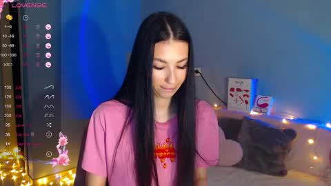 Snapshot of karolina_hottie_ chatting on May 19, 1:56 am Kira online show from May 19, 1:56 am