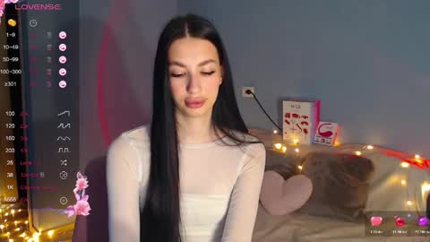 Snapshot of karolina_hottie_ chatting on May 23, 1:55 am Kira online show from May 23, 1:55 am