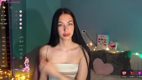 Snapshot of karolina_hottie_ chatting on May 28, 1:47 am Kira online show from May 28, 1:47 am