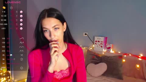 Snapshot of karolina_hottie_ chatting on May 30, 1:46 am Kira online show from May 30, 1:46 am