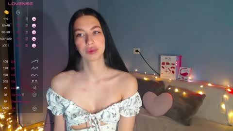 Snapshot of karolina_hottie_ chatting on June 2, 1:51 am Kira online show from June 2, 1:51 am