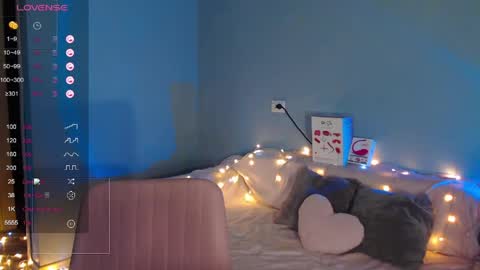 Snapshot of karolina_hottie_ chatting on June 4, 2:06 am Kira online show from June 4, 2:06 am