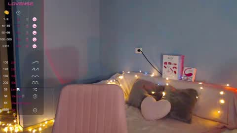 Snapshot of karolina_hottie_ chatting on June 5, 1:56 am Kira online show from June 5, 1:56 am