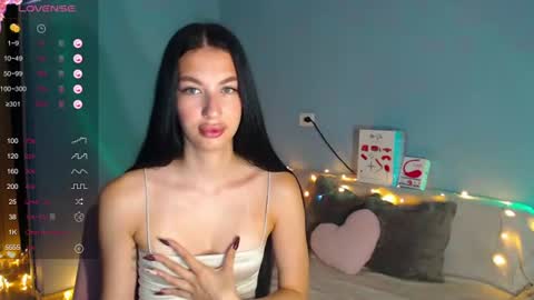 Snapshot of karolina_hottie_ chatting on June 30, 2:01 am Kira online show from June 30, 2:01 am