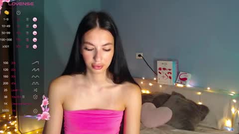 Snapshot of karolina_hottie_ chatting on July 4, 2:18 am Kira online show from July 4, 2:18 am