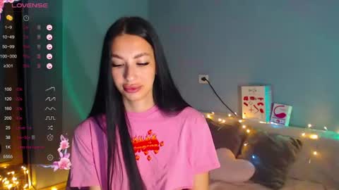Snapshot of karolina_hottie_ chatting on July 23, 1:52 am Kira online show from July 23, 1:52 am
