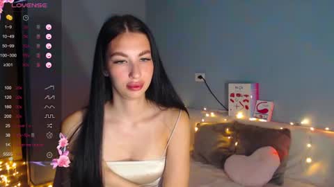 Snapshot of karolina_hottie_ chatting on July 24, 11:58 pm Kira online show from July 24, 11:58 pm