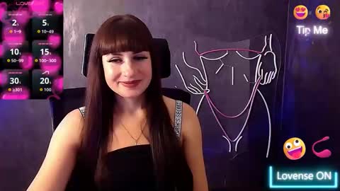 Caroline online show from October 3, 7:27 am