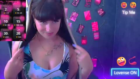 Snapshot of karolina_mia chatting on June 20, 6:05 am Caroline online show from June 20, 6:05 am