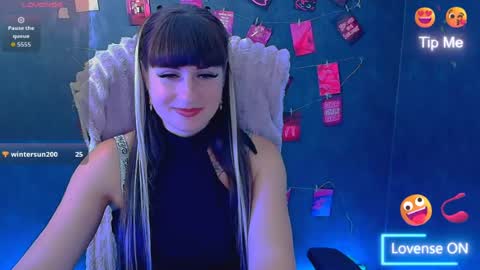 Snapshot of karolina_mia chatting on July 13, 5:54 am Caroline online show from July 13, 5:54 am