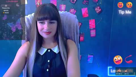 Snapshot of karolina_mia chatting on July 30, 6:01 am Caroline online show from July 30, 6:01 am