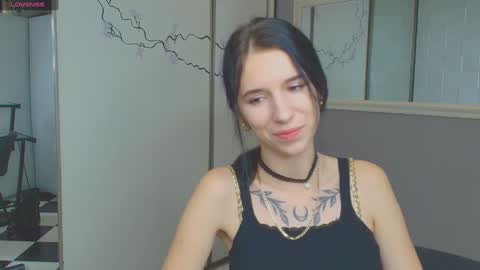 Snapshot of karolinablack chatting on December 8, 4:07 pm Karolina online show from December 8, 4:07 pm