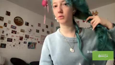 Snapshot of karolinablue chatting on July 24, 8:45 am Karoline here online show from July 24, 8:45 am