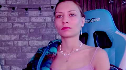 karoline121 online show from February 26, 5:09 am