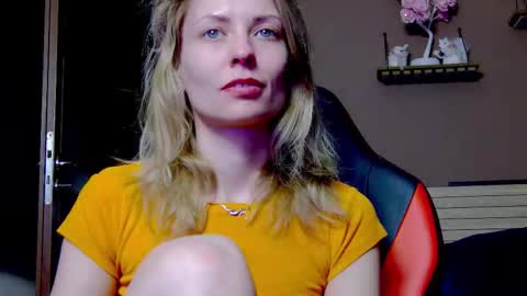 karoline121 online show from December 13, 9:31 pm