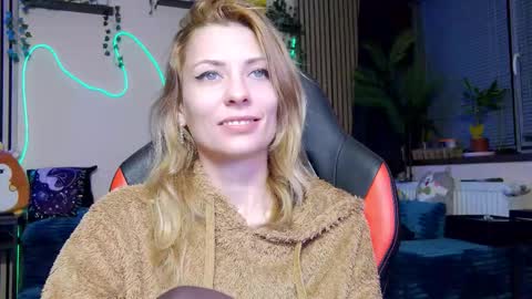 karoline121 online show from February 25, 9:35 pm