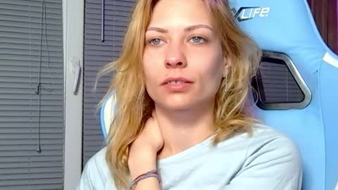 karoline121 online show from March 9, 9:19 pm