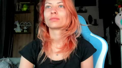 karoline121 online show from April 26, 3:15 am
