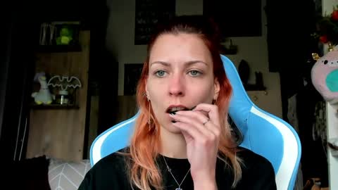 karoline121 online show from April 29, 5:00 am