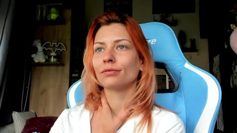 karoline121 online show from May 2, 5:56 am