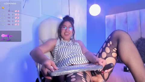 Snapshot of karoline21_ chatting on October 3, 1:19 pm Karoline  online show from October 3, 1:19 pm