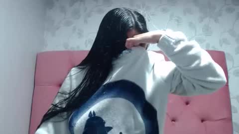 Isa online show from December 1, 10:15 pm